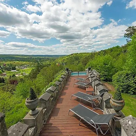 호텔 Castle In With View Heated Pool 3*